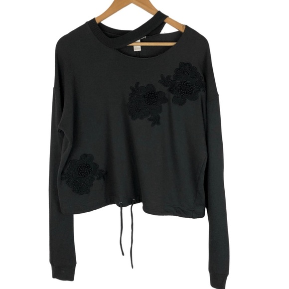 Forever 21 Women’s Floral Embroidered Patch Distressed Crewneck Crop Sweatshirt - Picture 2 of 15
